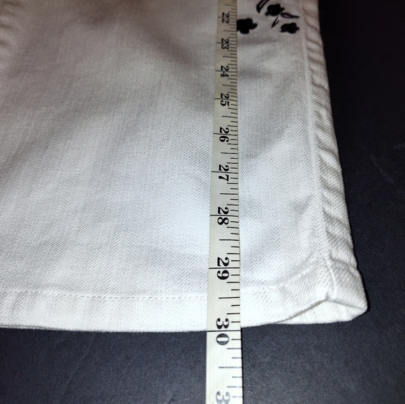 Christopher & Banks Stretch White and Black Bordered Flowers Size 8 - Picture 13 of 15